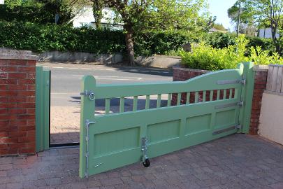 Flood Gates Made To Measure by the Flood Door People.